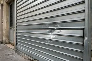 Réparation de rideau métallique à Marseille 16